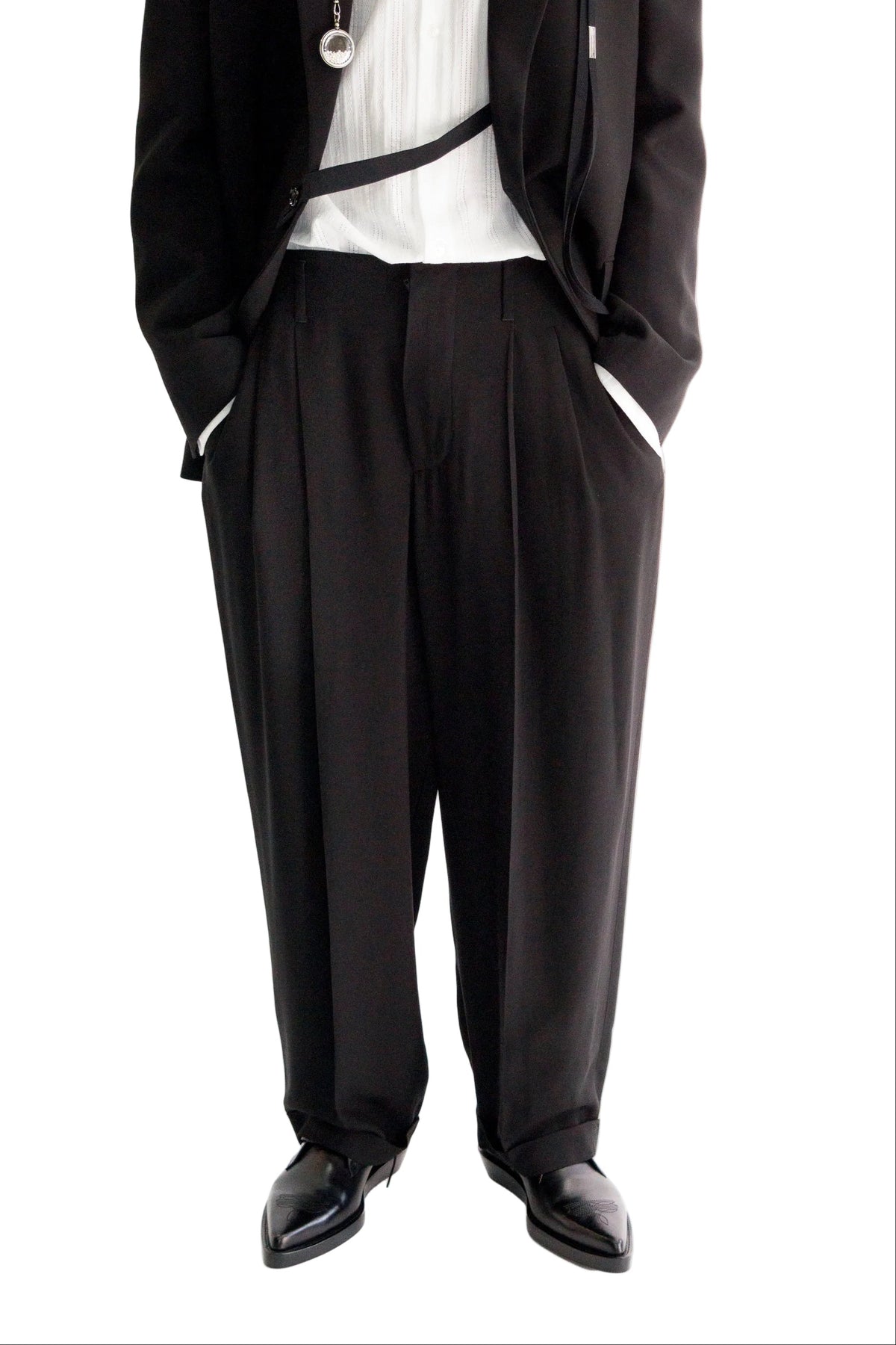 Agdar Pleated Carrot Trousers
