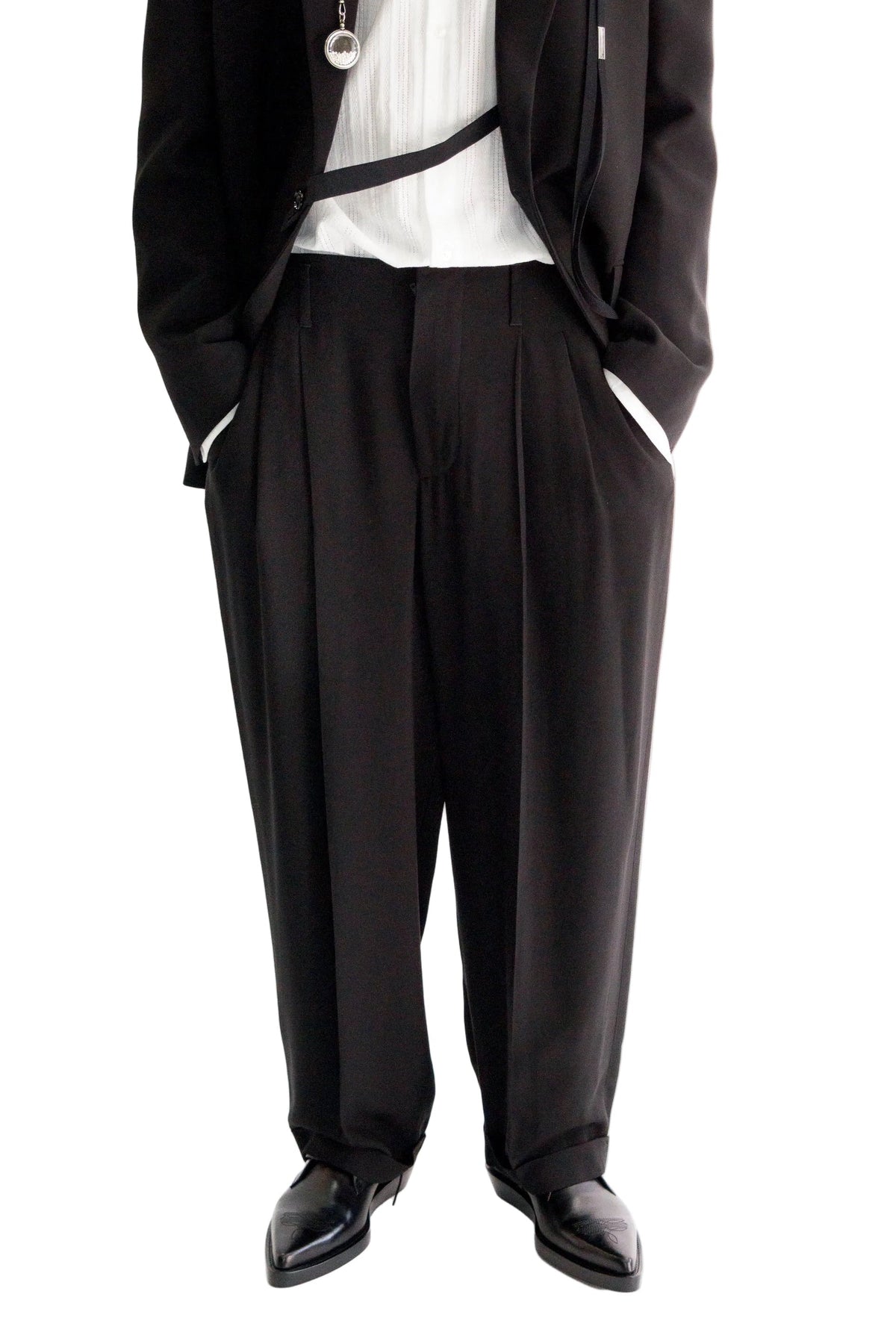 Agdar Pleated Carrot Trousers