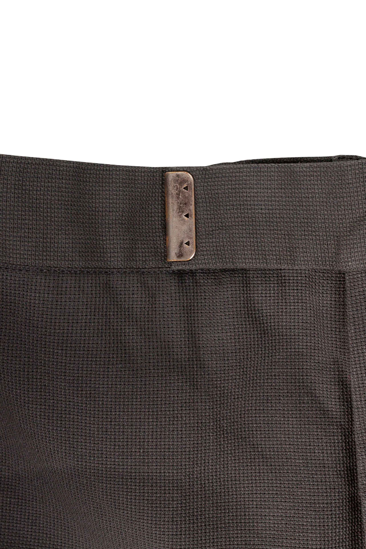 Stirred Chain Seam Long Crotch Knee Trousers