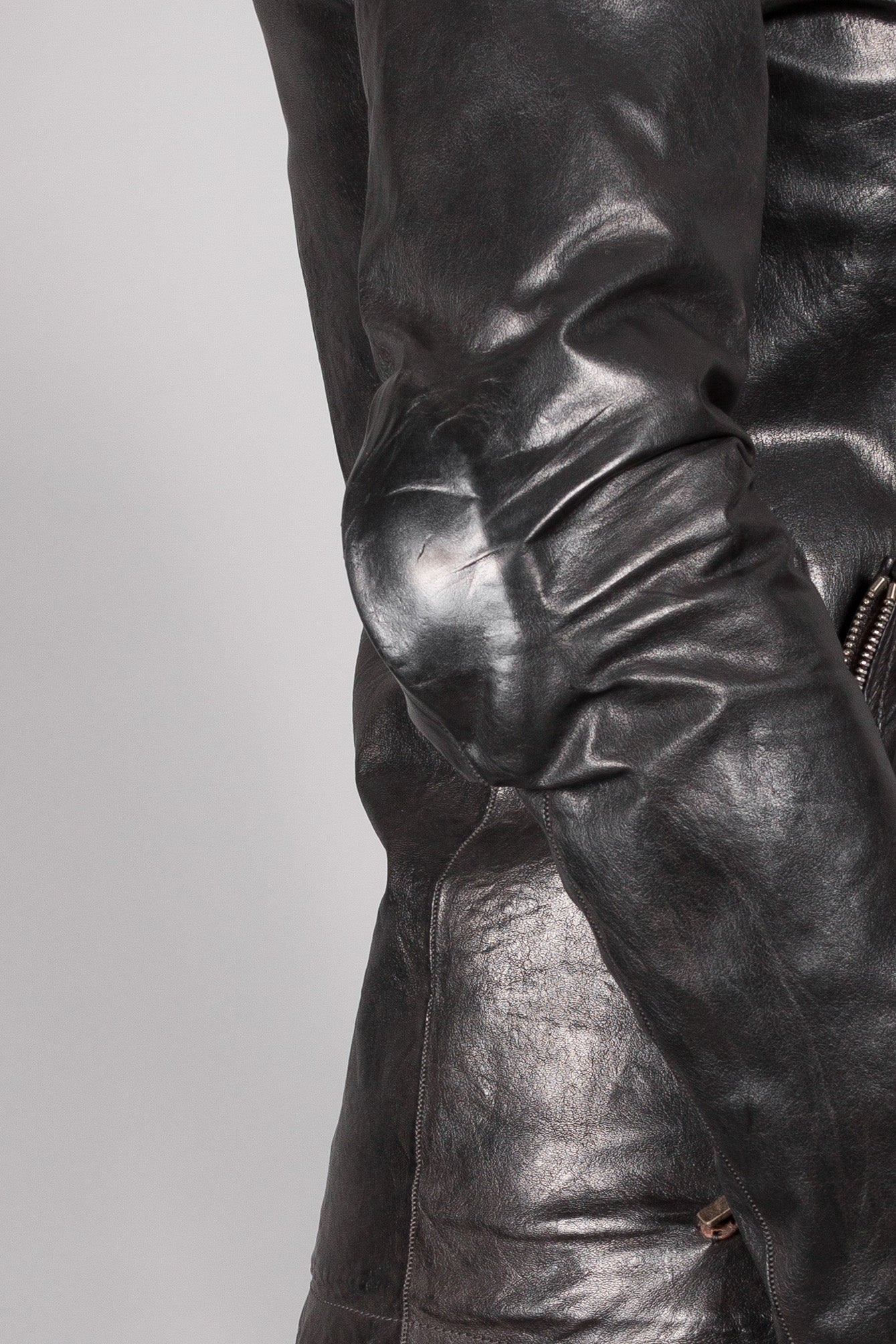 Object-Dyed Arthostic Elbow and Hands Leather Jacket