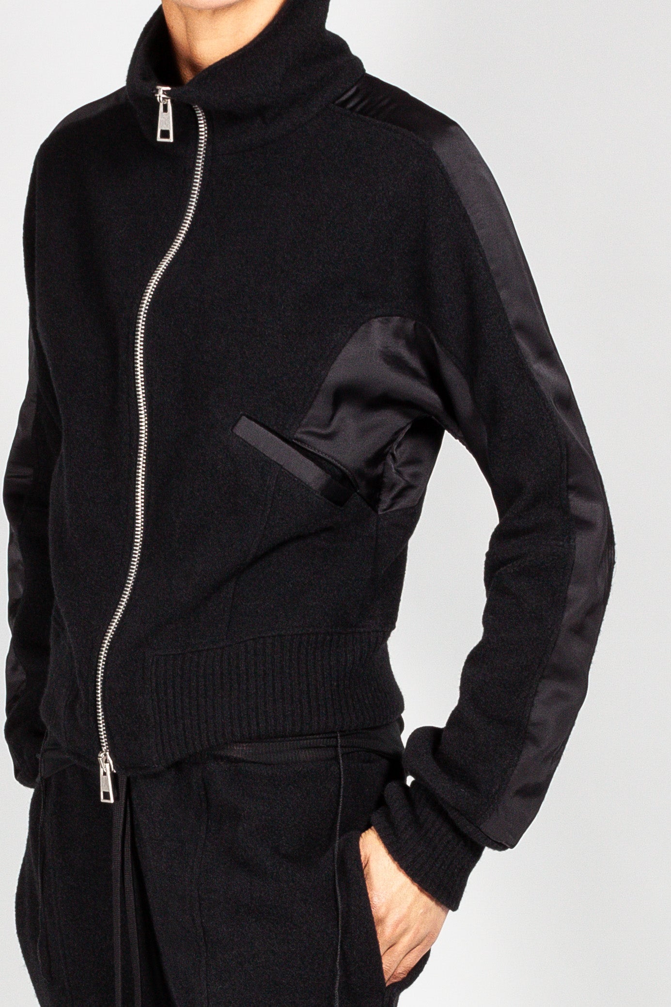 Halfneck Sweater + Zip