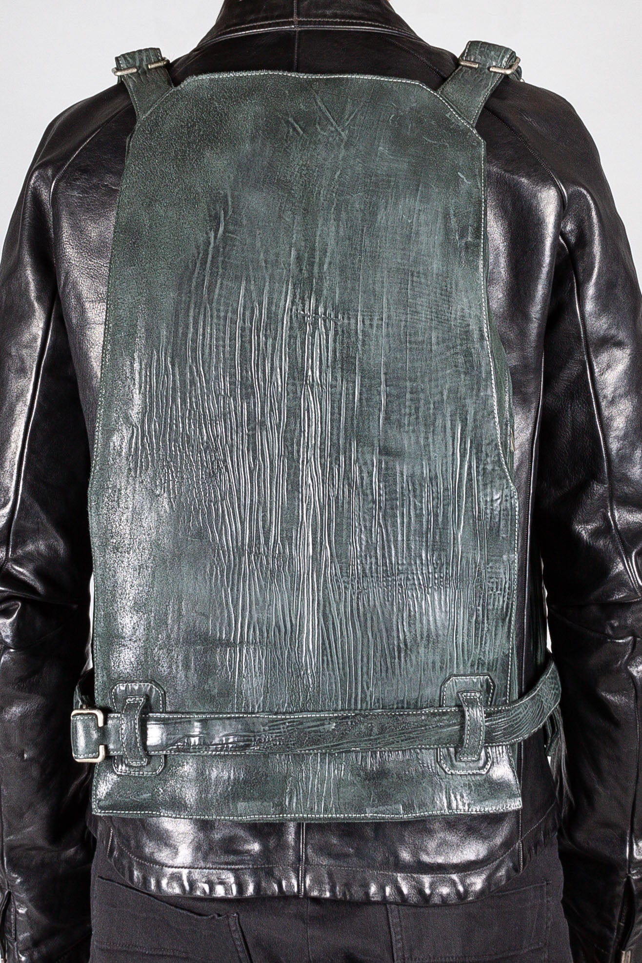 Object Dyed Cordovan Vest Bag