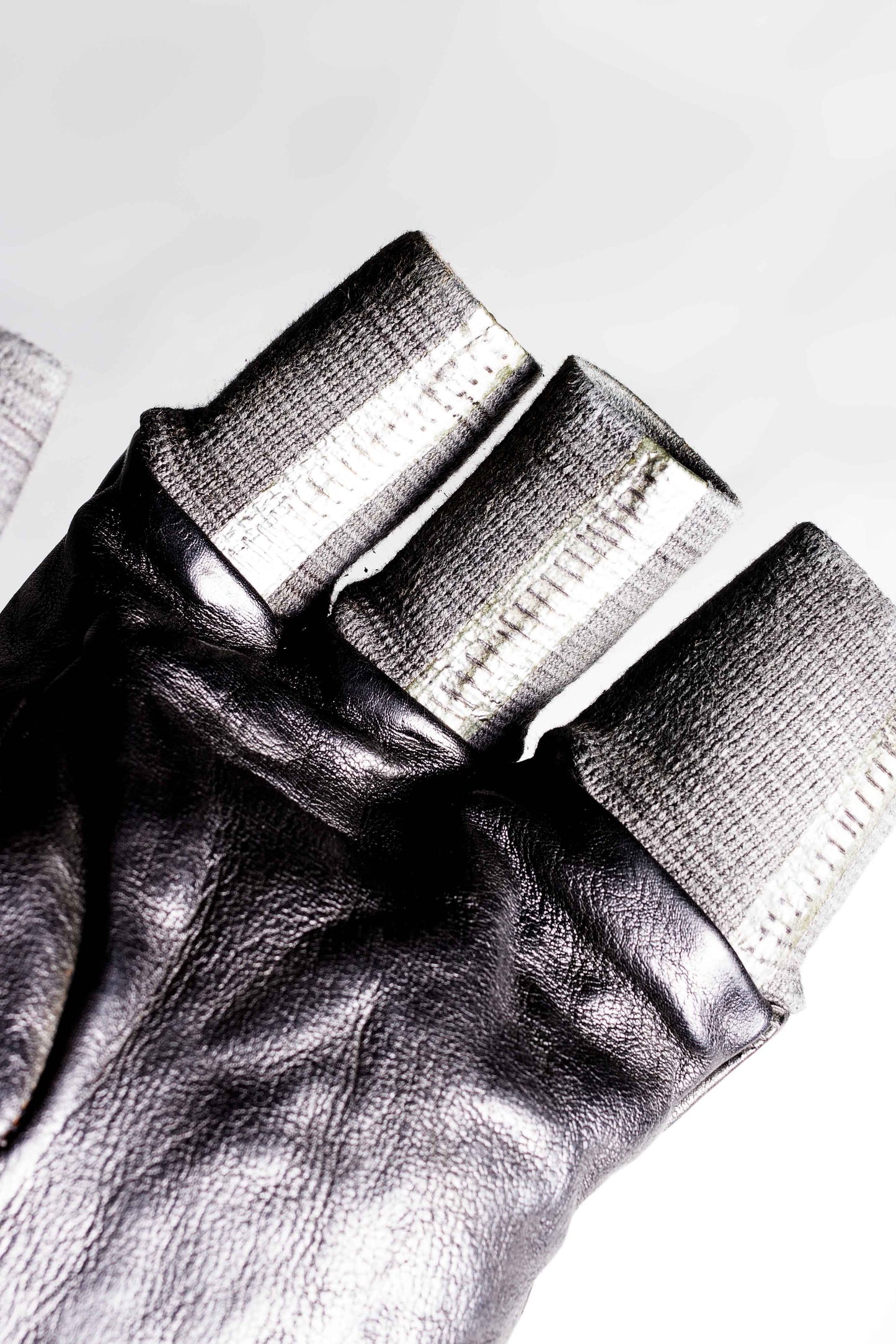 Disparate Fingercuff Gloves