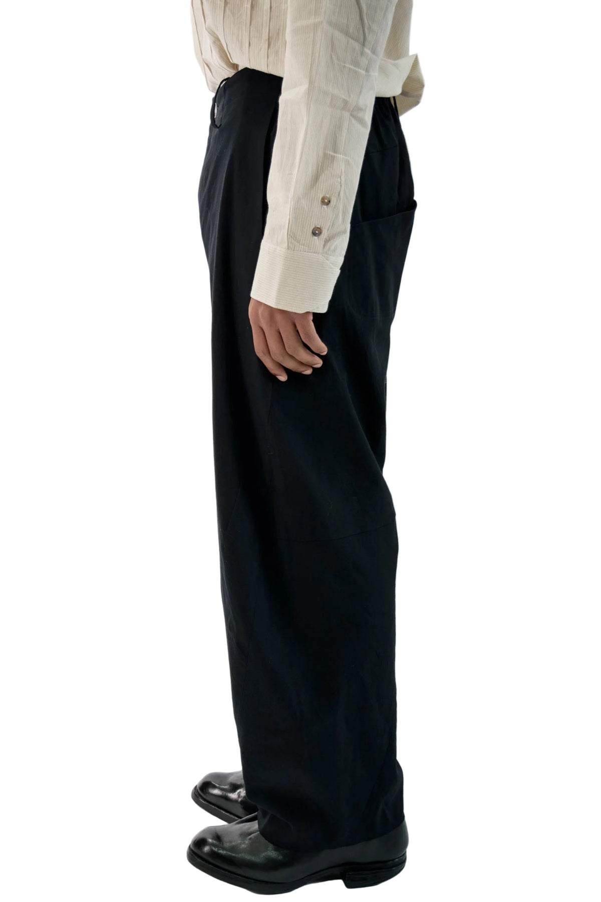 Angular-Pocket Cropped Trousers