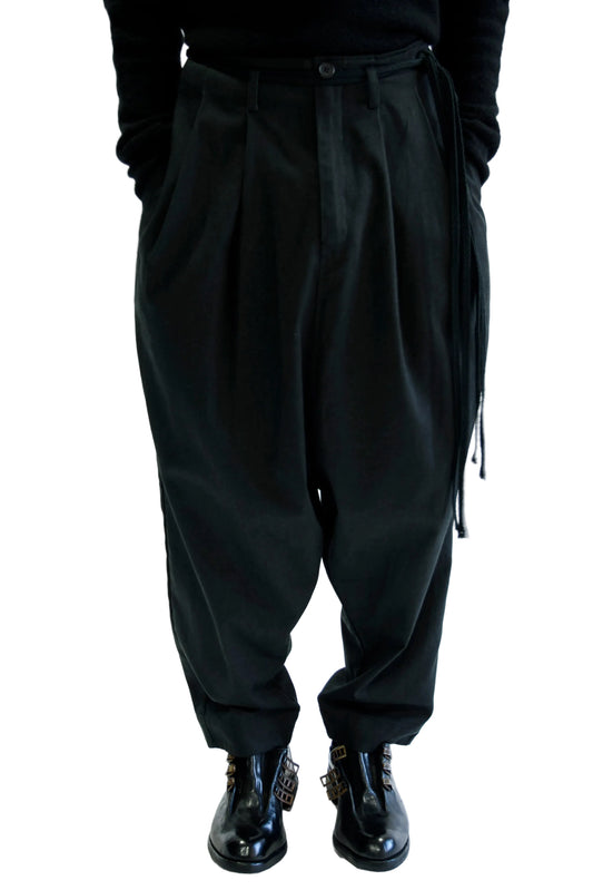 Yarn Strap Trousers