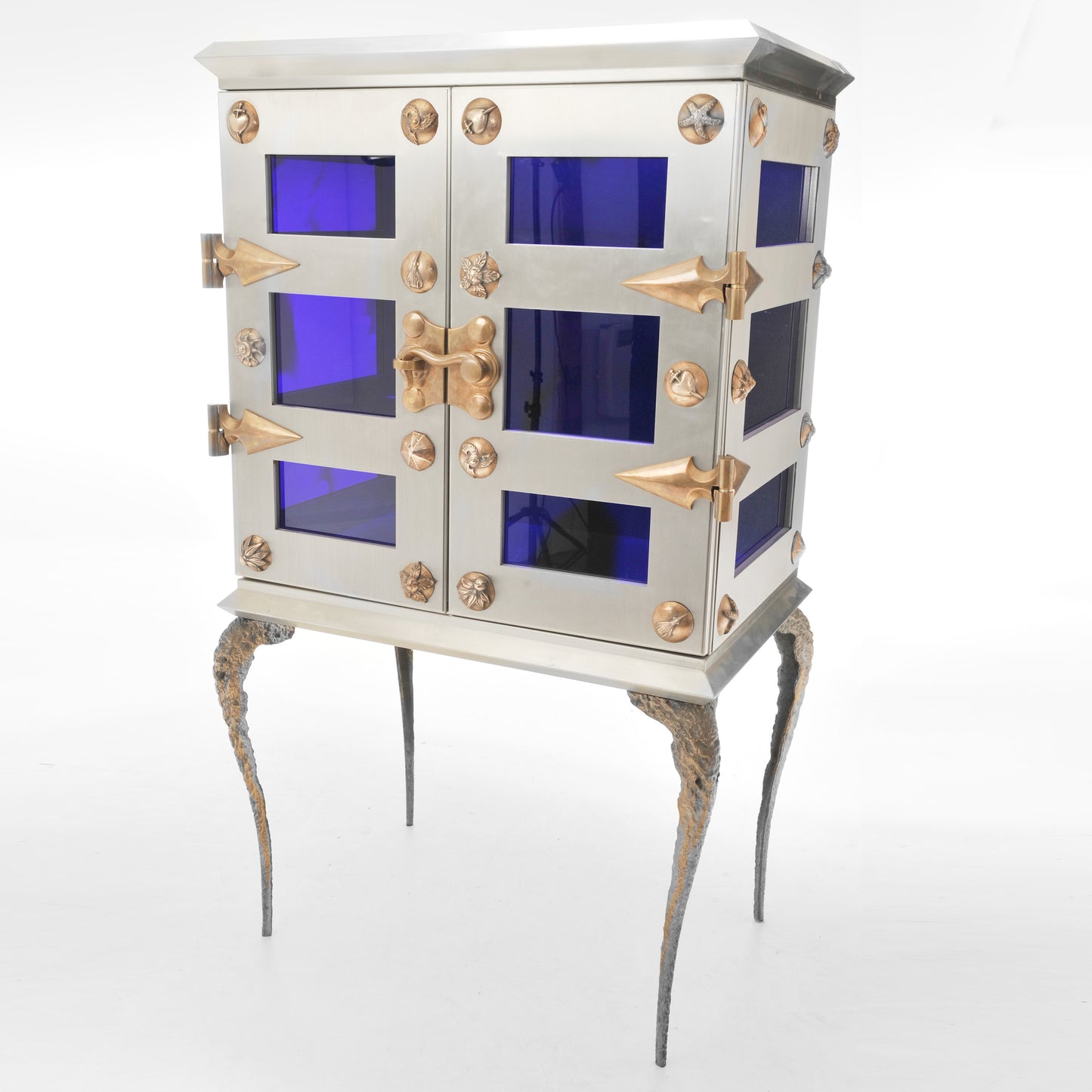 Mount Cabinet