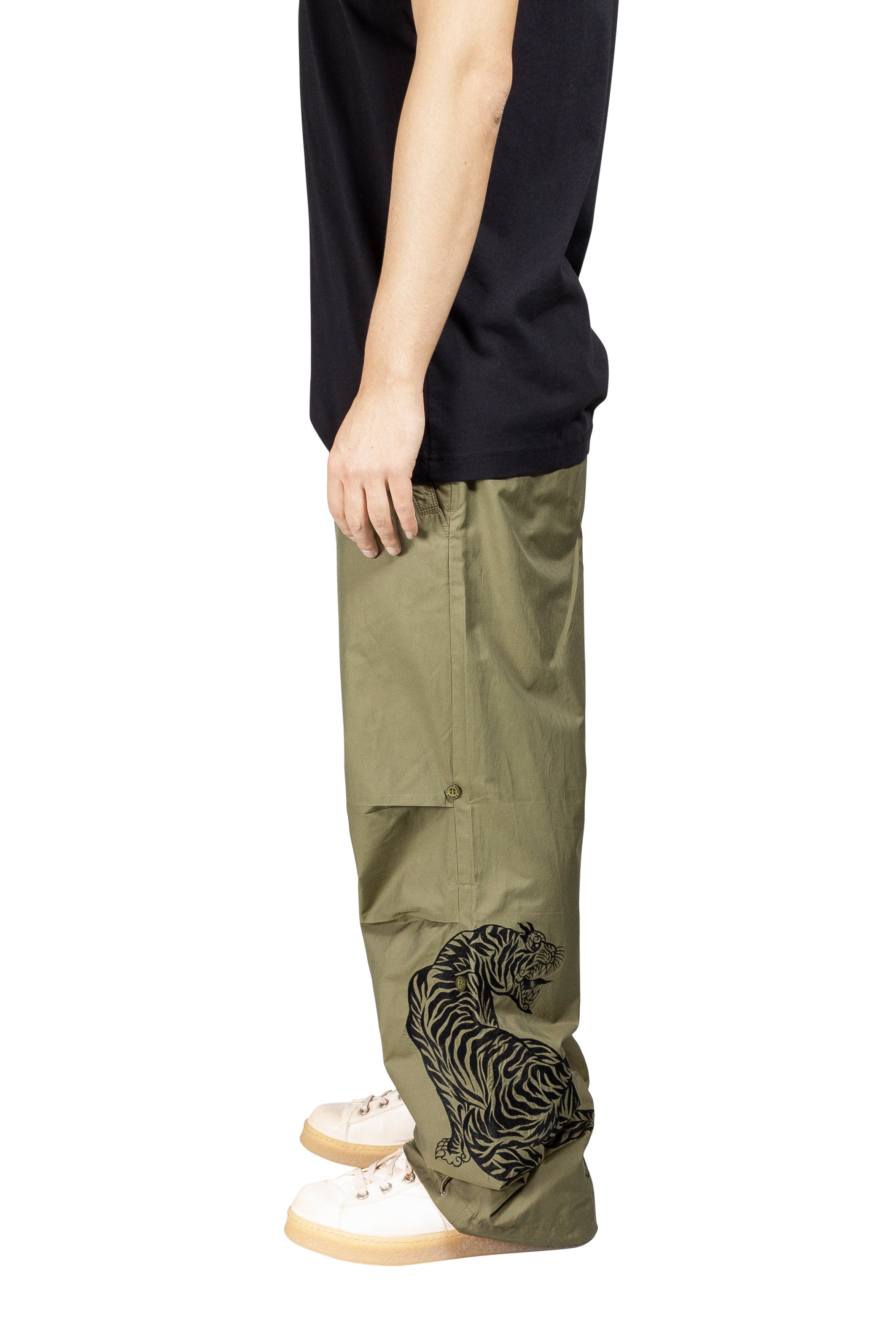 Duelling Tigers Embroidered Loose Snopants®