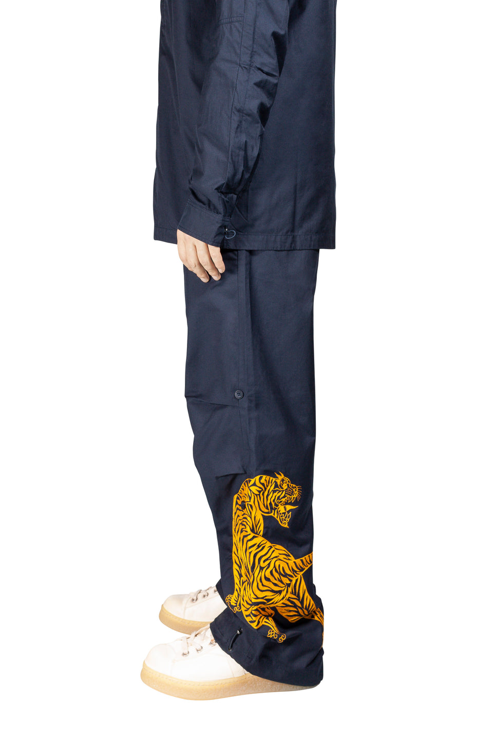 Duelling Tigers Embroidered Loose Snopants®